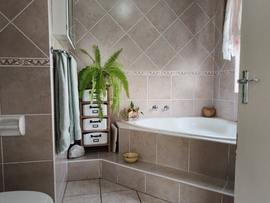 3 Bedroom Property for Sale in Parklands Western Cape